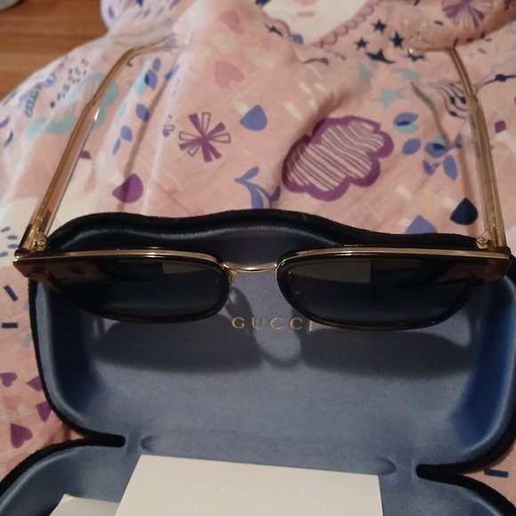 Men's Gucci Sunglasses - Picture 2 of 9